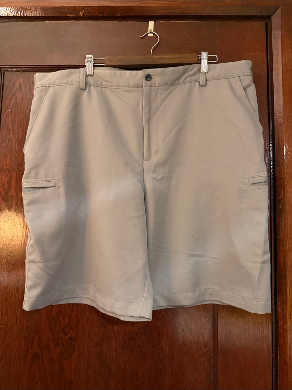 Izod Men's Light Gray Hybrid Golf Shorts